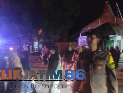 Kapolsek Sekaran Bersama Anggotanya Kawal Pawai Takbir Keliling