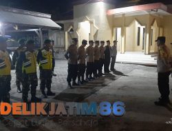 Kapolsek Laren Pimpin Apel Pengamanan Personil Gabungan Malam Takbiran Idul Adha 1445 H