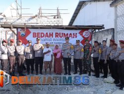 Kapolres Lamongan Bedah Rumah Bapak Samirun di Desa Nguwok Kecamatan Modo dalam Peringatan HUT Bhayangkara ke-78