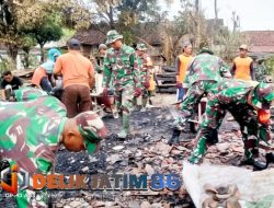 Babinsa Koramil Sugihwaras bantu Bersihkan Puing-Puing Kebakaran