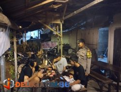 Patroli Dialogis Polsek Sekaran Duduk bersama di Warung Kopi Desa Ngarum Kecamatan Sekaran