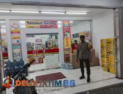 Patroli Malam Hari Polsek Sekaran Sambangi Obyek Vital Alfamart Berikan Himbauan Kamtibmas Kepada Karyawan