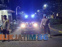 Personil Gabungan TNI-POLRI Melaksanakan Kegiatan Patroli Blue Light