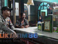 Anggota Polsek Sekaran Patroli Dialogis di Warung Kopi