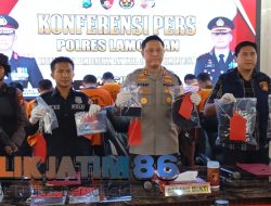 Polres Lamongan Gelar Konferensi Pers Kasus Pembunuhan dan Hasil Ops Pekat Semeru 2024 Di Mapolres