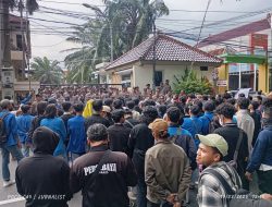 Mahasiswa PMII Geruduk Kantor DPRD Lamongan Tuntut Penanganan Kasus Korupsi di Lamongan