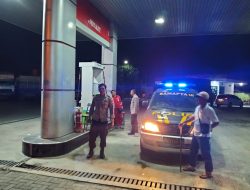 Patroli Malam Hari Polsek Babat Pantau Keamanan Area SPBU