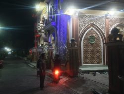 Pengamanan Sholat Tarawih Polsek Sekaran Pastikan Keamanan Kondusif