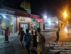 Wujudkan Rasa Aman Bagi Masyarakat Polsek Babat Melakukan Pengamanan Sholat Tarawih
