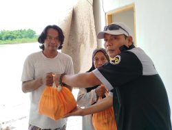 Semangat Berbagi Di Bulan Suci Romadhon Media Suararonggolawe Bagikan Sembako Pada Korban Tanah Longsor Bengawan Solo