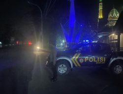 Polsek Laren melaksanakan Patroli Blue Light Amankan Wilayah Kecamatan Laren 