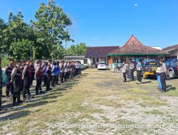 Polsek Laren Kawal Eksekusi Lahan dan Bangunan Perkara Sengketa di Desa Centini Proses Berjalan Kondusif