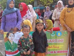Kenakan Pakaian Adat Pawai Budaya Meriahkan Hari Kartini