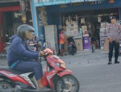 Pengaturan Lalu Lintas Pagi di Pasar Laren: Wujud Pelayanan Terbaik Polsek Laren untuk Masyarakat