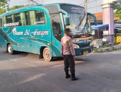 Polsek Sekaran Hadir di Tengah Masyarakat, Amankan Arus Lalu Lintas Pagi di Pasar Miru